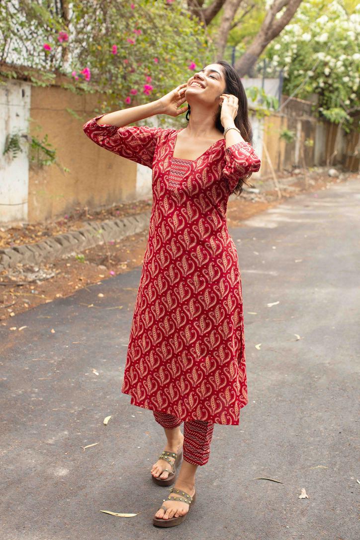 Camric Red V Neck Kurti Set